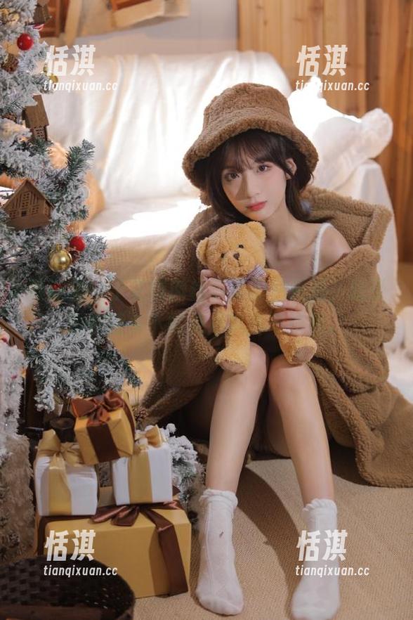 于芷晴 微密圈 - 于芷晴肉丝写真图包更新,感受她在镜头下的无限风情与妩媚。