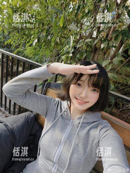 高清壁纸中的云溪溪奶桃，细腻表达，演绎多彩的写真剧情万象