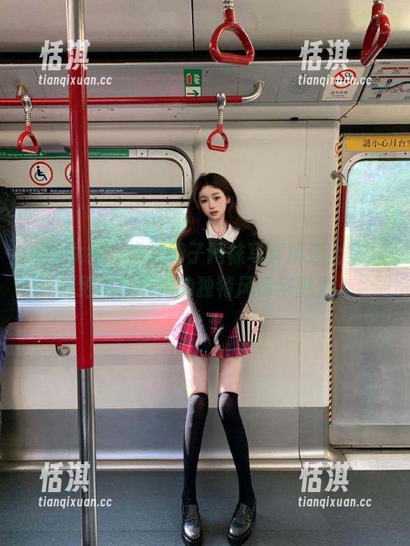 克拉女神 - 高清璇子网袜写真精选合集，细腻展现她的独特风情与魅力