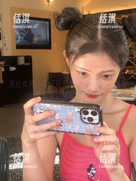 克拉女神 - 苏可可短裤风格写真集，最新作品带你领略时尚之美