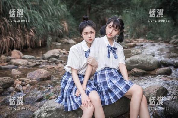 兔玩映画推荐：短裙和白丝主题的细腻写真作品集