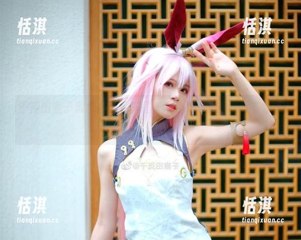 千反田鹿子黑色主题写真最新图库震撼来袭，众多细节惊喜等你发掘！