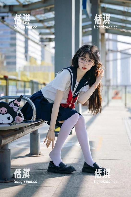 嗲囡囡-娜依灵儿 嗲囡囡 - 邂逅校园之美,观看娜依灵儿的独特写真图片
