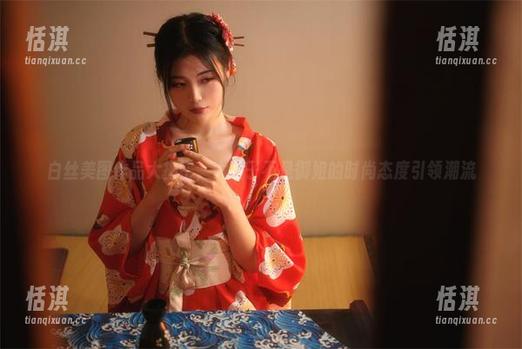 白丝美图作品大揭密，大梨子不是御姐的时尚态度引领潮流
