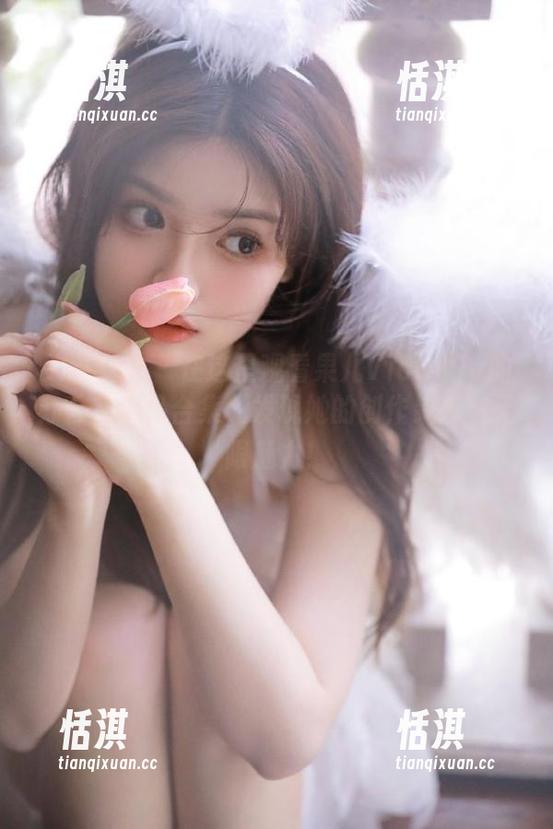 头条女神 - 在这里观看果儿Victoria的办公室作品合集，发现她的创作灵感与无限魅力！