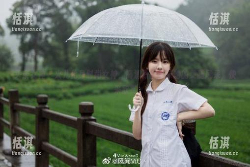 头条女神 - 火儿化身时尚女神，高清原图记录她的美腿风采，快来欣赏