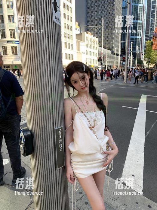 头条女神 - 郭忆然女仆写真集上线：高清图像，立即下载带回家