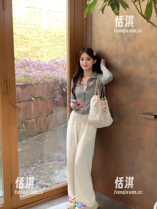 妖精社 - 新鲜出炉！宣宣毛衣写真图片更新，快来看看她如何把温暖与时尚完美结合！