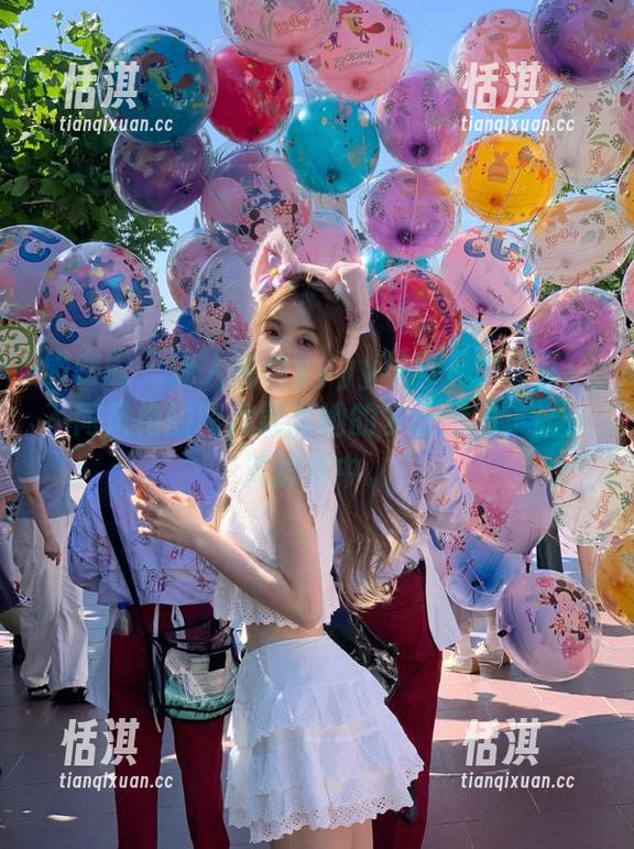 婉柔yyyy 微密圈 - 迷人婉柔yyyy写真《剧情》:不同风格的图片展现她的多面魅力,让人沉醉其中。