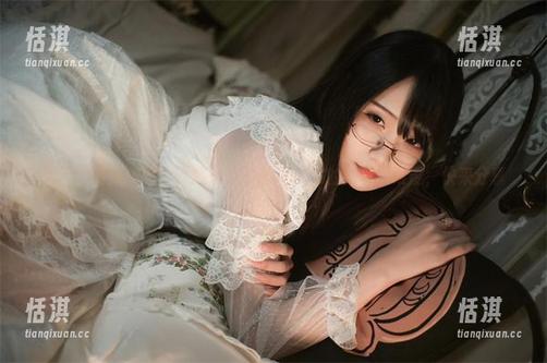 嫣嫣子 黑白写真新体验:嫣嫣子带你进入COS的另一个维度,快来分享