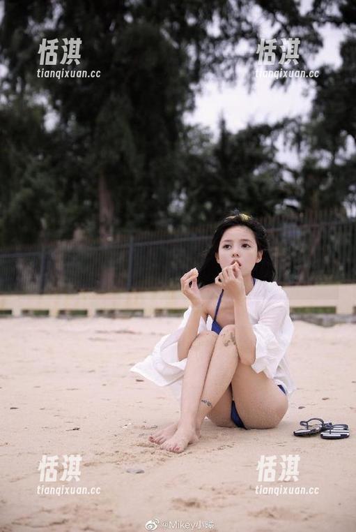 少女秩序 - 自由与优雅并存：鹿可黑白写真套图作品的深刻情感表达！