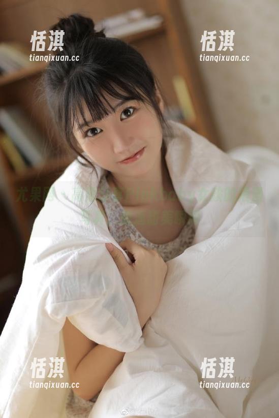 尤果网 - 高清分享Pinkbaby女孩的浪漫写真，邂逅甜美瞬间