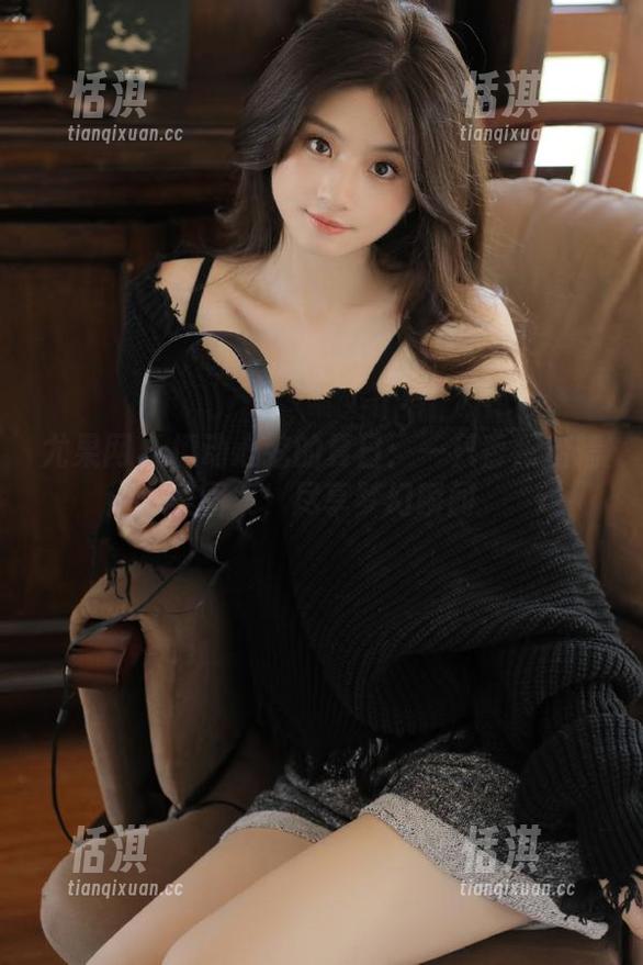 尤果网-一只香蕉船 尤果网 - 撩动心弦的夏日:一只香蕉船精美图集,尽享梦幻瞬间