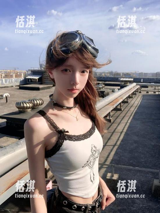 尤果网-心儿 尤果网 - 解锁心儿黑色写真,免费下载享受精美艺术作品,尽在你的指尖!