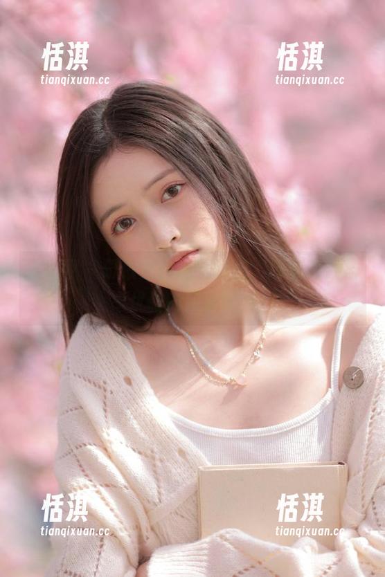 尤果网 - 研依女仆私拍图包，探索清新与优雅的完美结合
