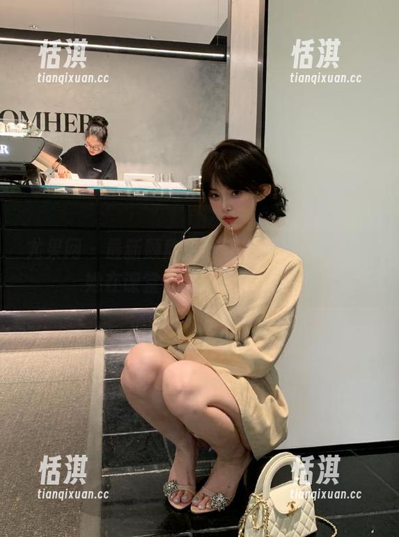 尤果网-顾欣怡 尤果网 - 最新顾欣怡教室写真原图,感受她在课堂之外的别样风情!
