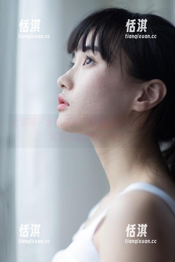 尤果网 - 全新黛蓓琪红裙原图全套发布，展现她的优雅与气质