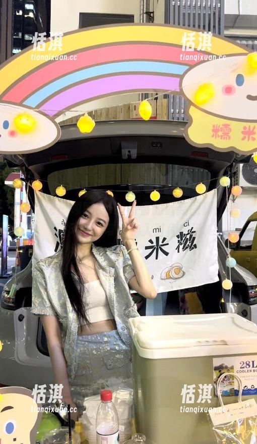 尤物馆-Kely香香 尤物馆 - 领略Kely香香的最新图册:美脚风尚,带你走入时尚前沿