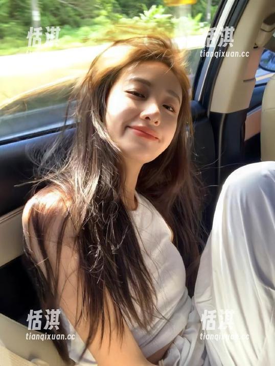 尤蜜荟-小海臀Rena 尤蜜荟 - 打造个性化的“小海臀Rena”定制居家图集,尽享宅家悠闲时光