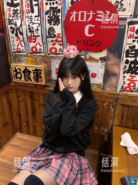 尤蜜荟-尤妮丝 尤蜜荟 - 尤妮丝镂空内衣私拍:每张原图都是一篇关于美与性感的诗篇!