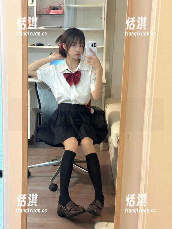 邀你欣赏屿鱼的全套裤里丝写真图片，捕捉每一瞬间的美