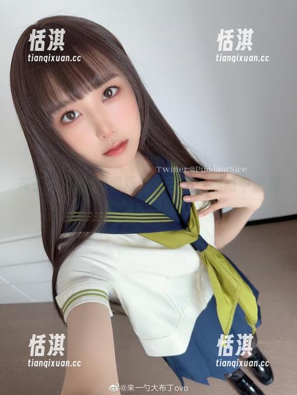 布丁大法的C9黑巧写真合集：图册中展现她的无限魅力