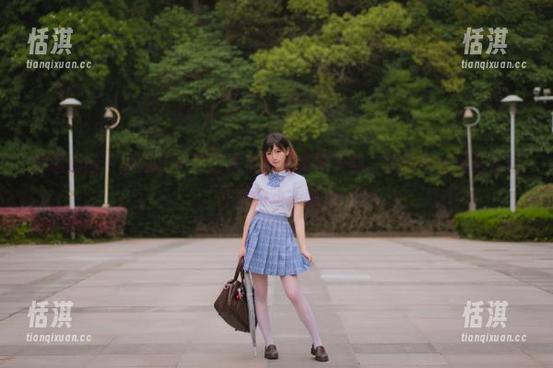 异思趣向 - 小九红色包臀裙系列写真集下载，领略她优雅与性感并存的动人魅力