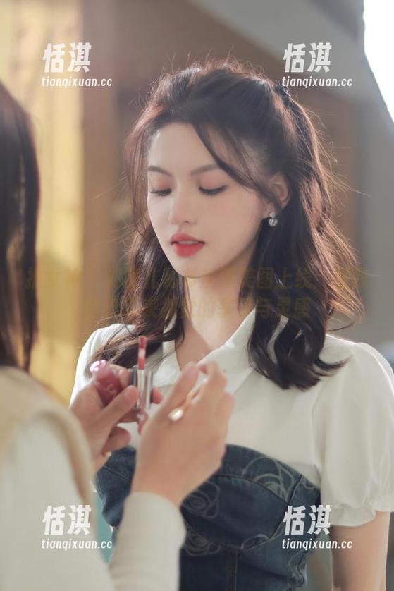 推女神-刘钰儿 推女神 - 刘钰儿秘书系列美图上线:极致壁纸带来视觉的享受与灵感