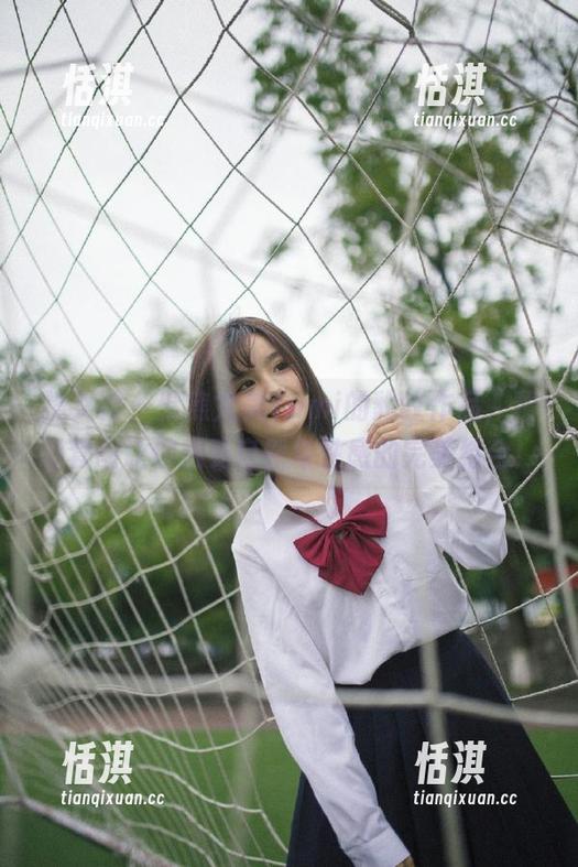 推女神 - 聚焦尤美Yumi的豹纹作品，精彩套图让你感受自然与性感的完美结合！