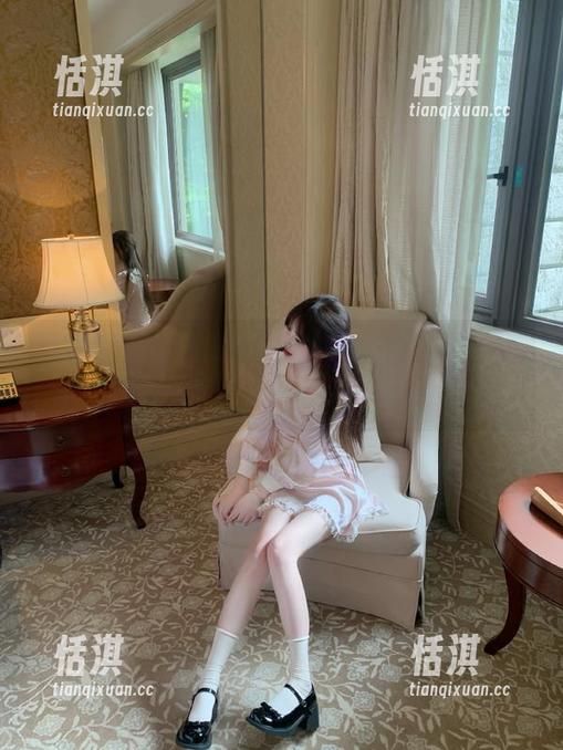 提袜少女 微密圈 - 追逐提袜少女的居家美图,精致生活从下载开始,别错过哦!