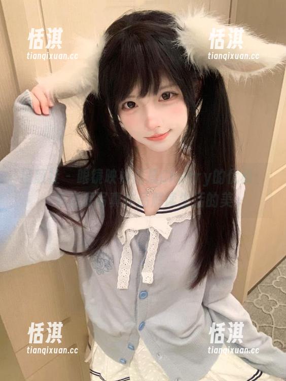 星颜社 - 眼镜映衬晨晨Cherry的优雅：多角度写真作品解读生活的美
