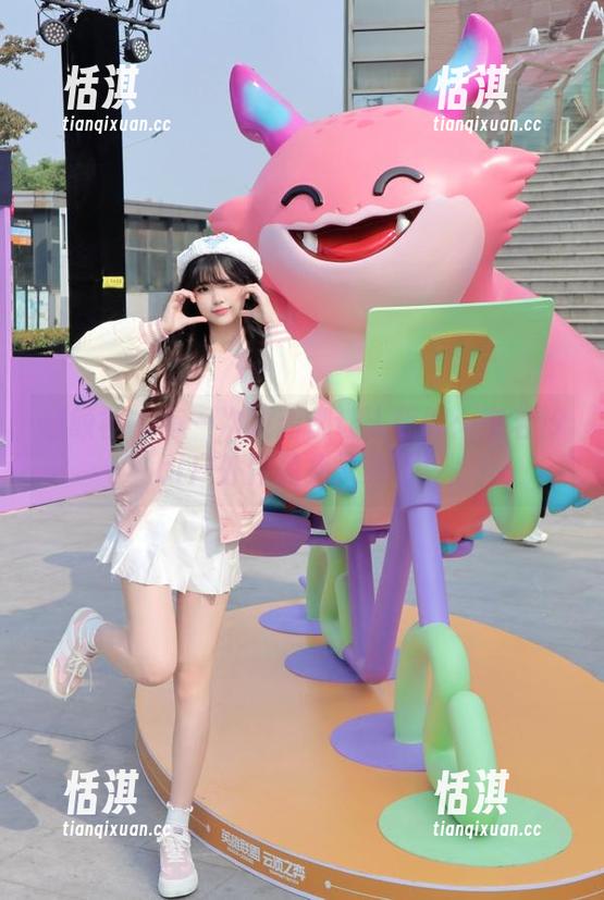 星颜社-李若汐ci 星颜社 - 每一次更新都让人惊叹:李若汐ci户外作品集又来了!