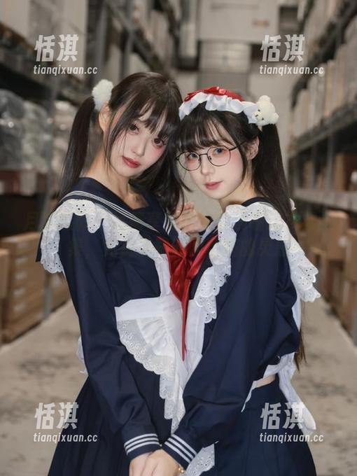 月下摄影 - 尽情享受恰恰的浅咖连衣裙全集，免费下载时尚穿搭的灵感