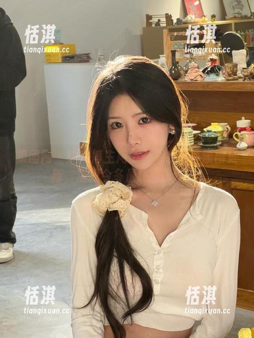 果团网 - 热门博主周于希毛衣写真原图更新，展现今冬最IN搭配风格