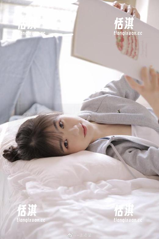 果团网 - 优雅与潮流并存，免费下载莫雅琪牛仔裤写真，让你的衣橱焕然一新！
