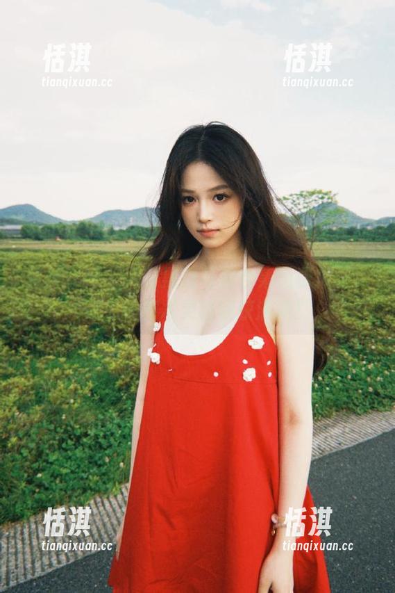 梦丝女神 - 刘诺黑白写真合集免费放送，让你的艺术灵感收获满满！