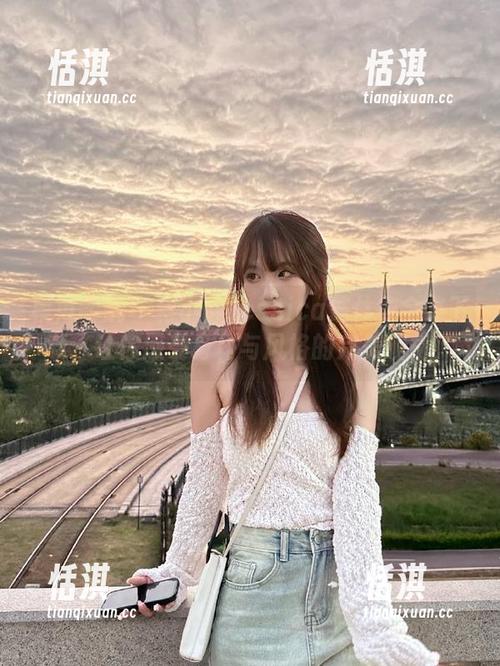 模范学院-蒋小静Jessica 模范学院 - 蒋小静Jessica连体衣全集下载,让你感受身材与风格的完美碰撞!