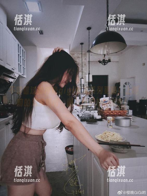 樱晚gigi 不容错过的樱晚gigi女友系列更新!上班前的浪漫瞬间,图片揭示爱的秘密!