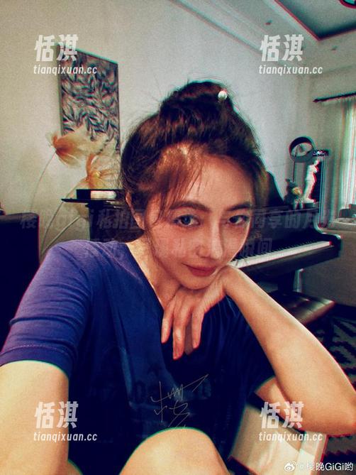 樱晚gigi私拍图包精选：与你同享的月光悸动，呈现私密浪漫瞬间