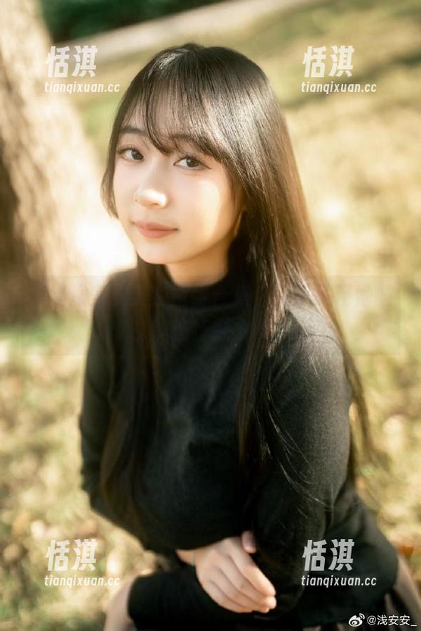 精选浅安安美腿壁纸合集，完美呈现她的独特魅力
