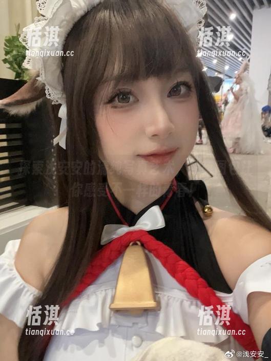 探索浅安安的清纯写真艺术，超萌图包让你感受不一样的青春！