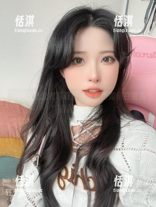 清水由乃泳衣写真秀，观看她如何在镜头前闪耀光芒