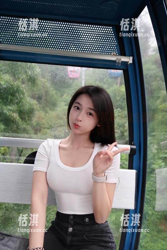物恋传媒 - 佳琪双人高清写真作品全面升级，绽放无尽青春与活力