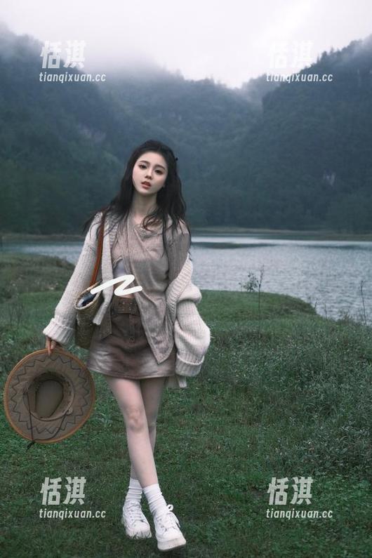 物恋传媒 - 菜菜毛衣美图合集，别样的温暖与风格等你来发现！