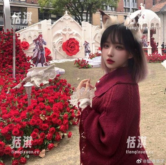 狐洛洛子 尴尬又不失风味,狐洛洛子的圣诞写真全集到底有多让人泪奔?