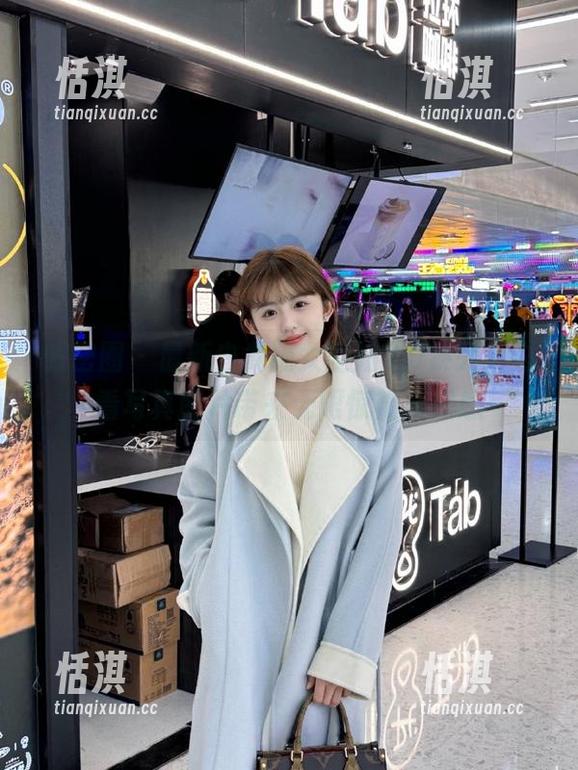 微密圈 - 最新白龙猫女空姐2.0系列，必看写真图片带来无限惊艳与灵感