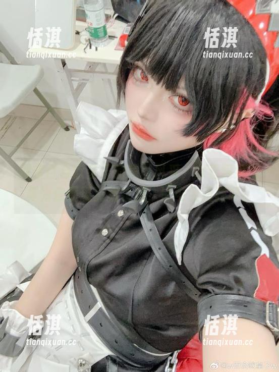 解密百合欧皇子的美图风采，水着阿荣写真为你展现清新优雅，皆可免费获取！