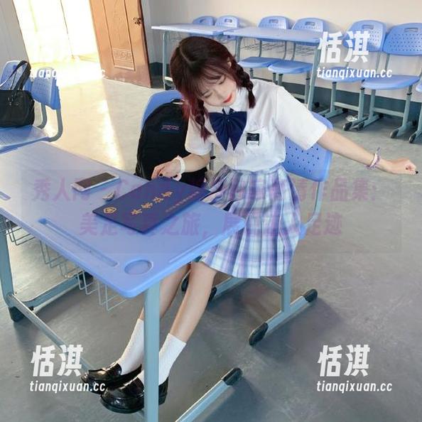 秀人网 - Candy糖糖独家高清作品集：美足写真之旅，展现迷人足迹