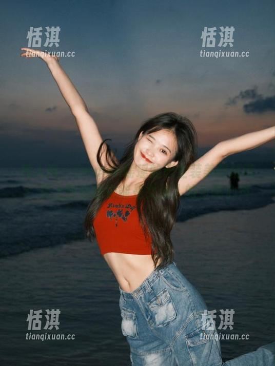 秀人网 - Demon瑶瑶的职业装美图精选：穿上西装我也能是女强人的自嘲心声