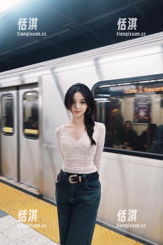 秀人网-Emily顾奈奈 秀人网 - 全套Emily顾奈奈教室写真图片,见证她成长中的每一次变化与突破